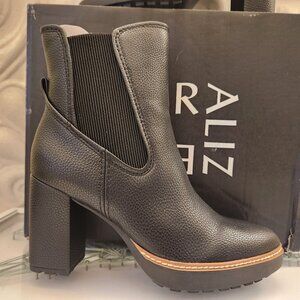Naturalizer Black Pebbled Leather "Deserve" Heeled Boots. NIB. Size 7.5